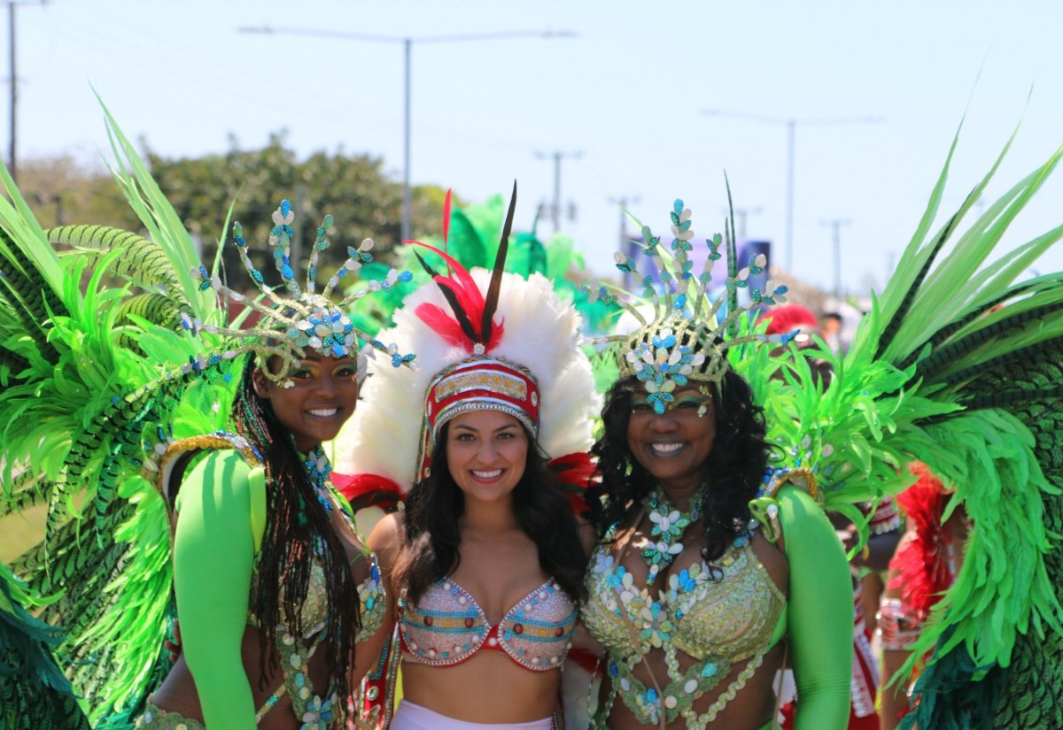 What Is The Bahamas Junkanoo Carnival Tips Photos • Travelbreak